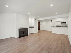 5334 Lindley Ave in Los Angeles, CA - Building Photo