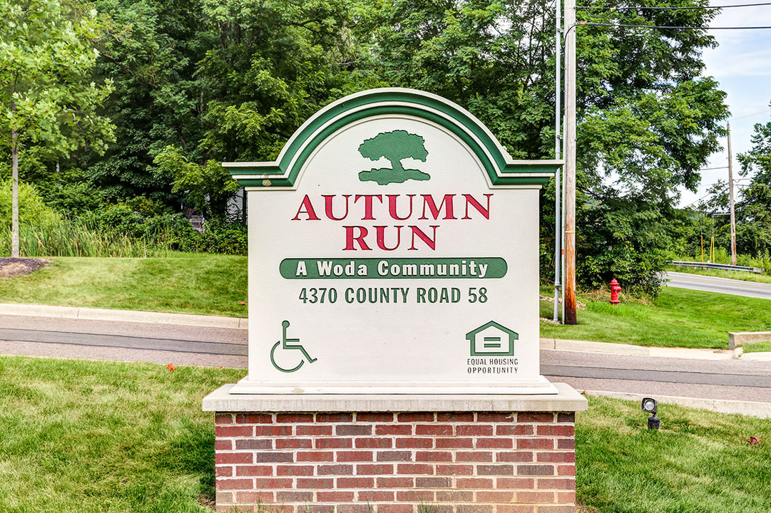 Autumn Run in Millersburg, OH - Building Photo