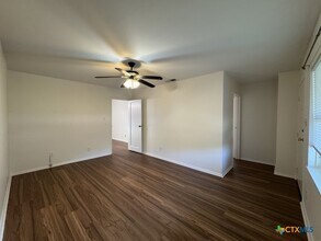 4704 Evergreen Ln in Victoria, TX - Building Photo - Building Photo