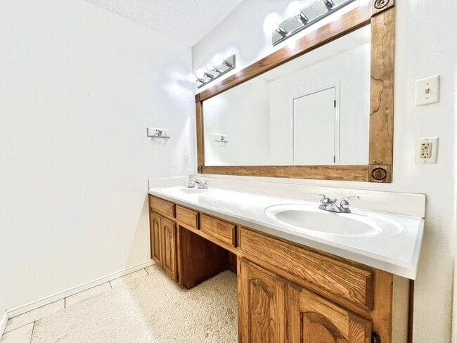 1328 Kings Row in Denton, TX - Building Photo - Building Photo