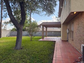 901 Eden Ln in Laredo, TX - Building Photo - Building Photo