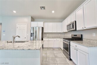 4531 Meteora Ledge Ave, Unit A-416 in North Las Vegas, NV - Building Photo - Building Photo