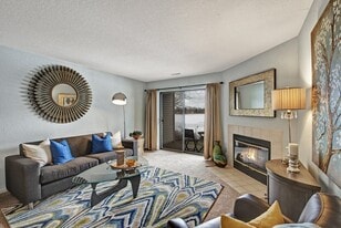 River's Cove in Germantown, WI - Building Photo