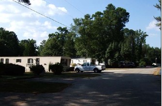 Pine Glen Mobile Home Park in Griffin, GA - Foto de edificio - Building Photo