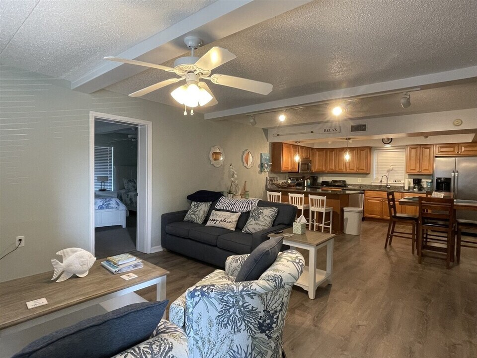 57211 Atlantic View Dr in Hatteras, NC - Foto de edificio