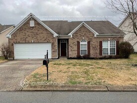 1010 Countess Ln in Spring Hill, TN - Building Photo