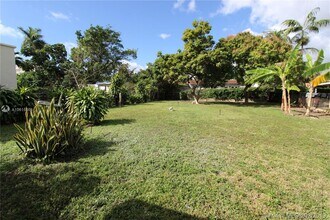 2920 SW 38th Ct in Coral Gables, FL - Building Photo - Building Photo