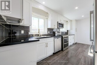 855 Miriam Rd in Pickering, ON - Building Photo - Building Photo