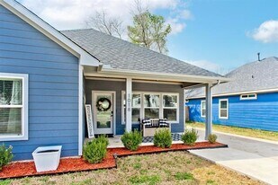 1018 Chase St in Denison, TX - Building Photo