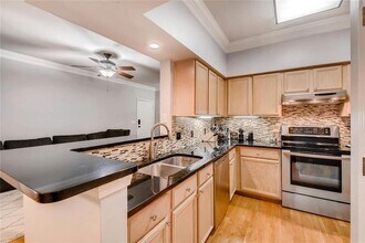 3777 Peachtree Rd NE, Unit 1324 in Atlanta, GA - Building Photo - Building Photo