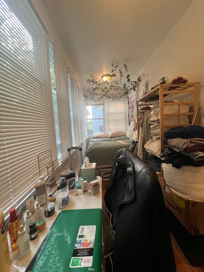24 Chetwynd Rd, Unit Apt 1 in Somerville, MA - Foto de edificio - Building Photo