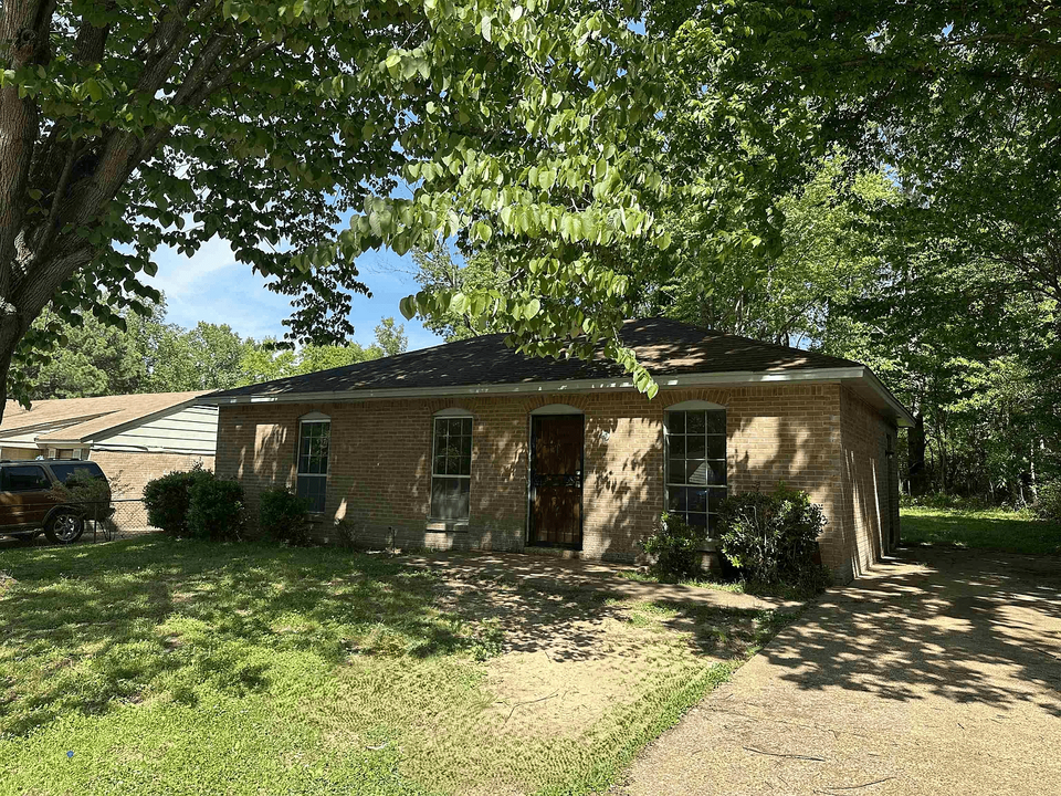 4596 Valley Stream Dr in Memphis, TN - Building Photo