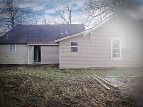 401 E Church St, Unit C in Wagoner, OK - Foto de edificio - Building Photo