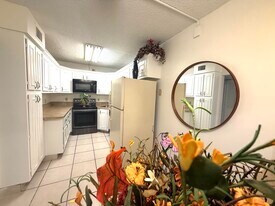 1010 Green Pine Blvd in West Palm Beach, FL - Building Photo