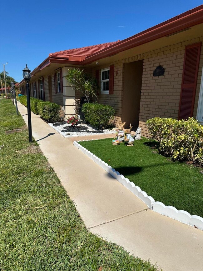 1429 SW 25th Way in Boynton Beach, FL - Building Photo - Building Photo