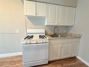 9270 E Bay Harbor Dr in Bay Harbor Islands, FL - Building Photo - Building Photo