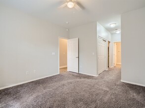 3845 Wiggins Bay St-Unit -204 in Las Vegas, NV - Building Photo - Building Photo