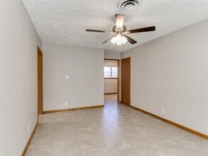 214 Thompson Dr in Norman, OK - Building Photo - Building Photo