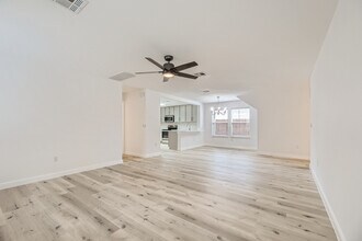 1721 Poppy Seed Ln in Austin, TX - Building Photo - Building Photo