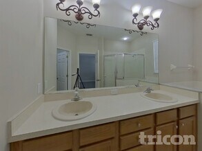 1720 Mountclair Ct in Mount Dora, FL - Foto de edificio - Building Photo