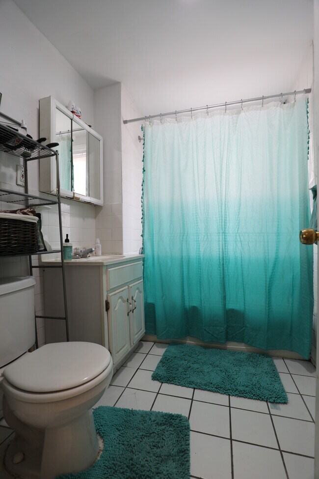 72 Antwerp St, Unit 2 in Boston, MA - Building Photo - Building Photo