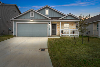 3362 Carducci Dr in Converse, TX - Building Photo - Building Photo
