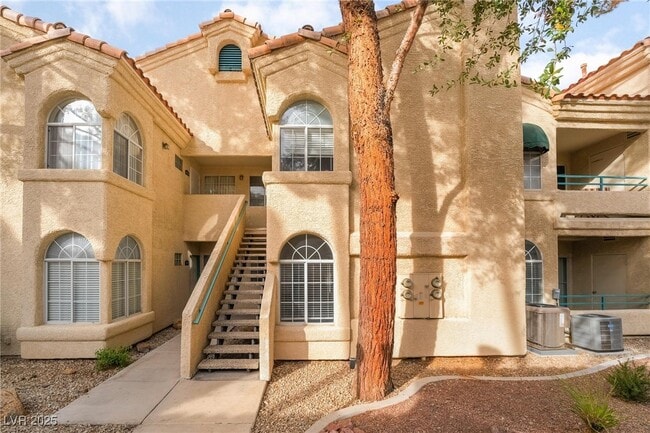 2251 Wigwam Pkwy in Henderson, NV - Building Photo - Building Photo