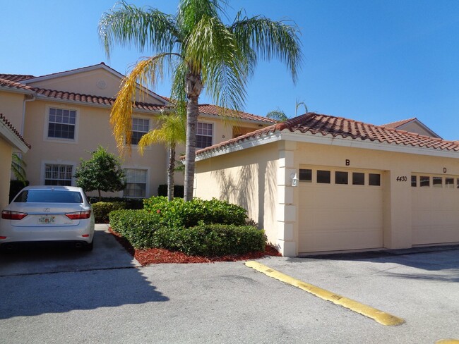 4430 Corso Venetia Blvd in Venice, FL - Foto de edificio - Building Photo