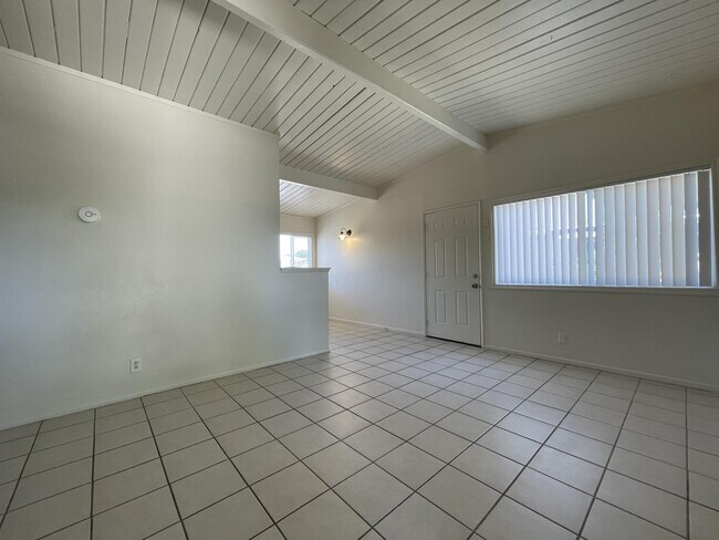 1346 Ave H 15 photo'