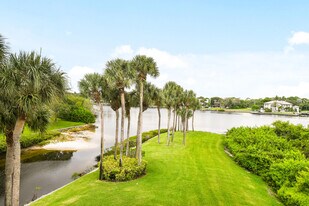 1701 Marina Isle Way in Jupiter, FL - Building Photo
