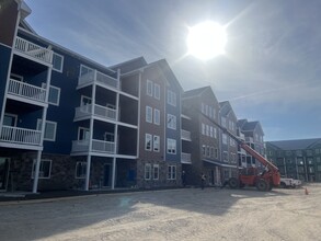 Falcon Ridge Apartments in Delavan, WI - Foto de edificio - Building Photo