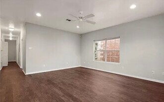 1925 S 17th St in Waco, TX - Building Photo