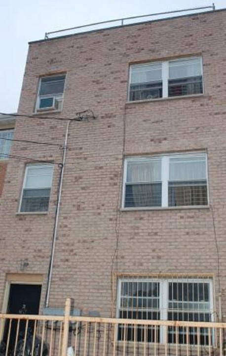 76 Louisiana Ave in Brooklyn, NY - Building Photo