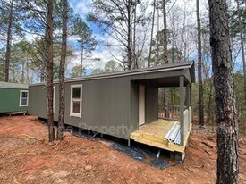 930 Cedar Village Ln in Seneca, SC - Building Photo