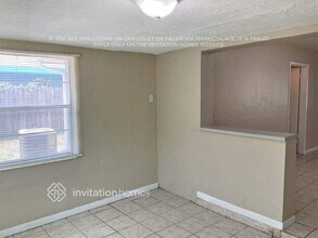 10950 102nd Ave N in Seminole, FL - Foto de edificio - Building Photo
