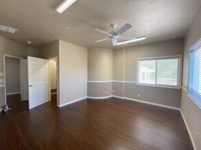 1045 Canyon St in Hildale, UT - Building Photo - Building Photo