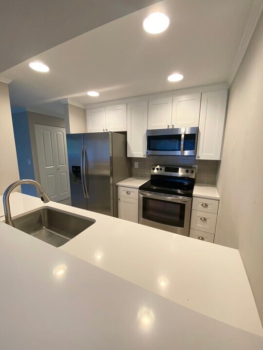 12505 NE 143rd St in Kirkland, WA - Building Photo