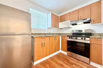 1440 Pennsylvania Ave in Miami Beach, FL - Building Photo - Building Photo