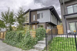 1405 Knox Ct in Denver, CO - Building Photo