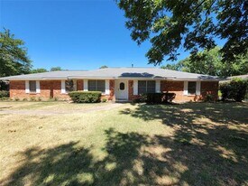 2604 Buckingham Dr in Denton, TX - Building Photo