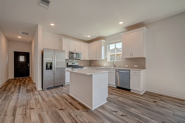 property at 7134 Glennwick Grv Ln