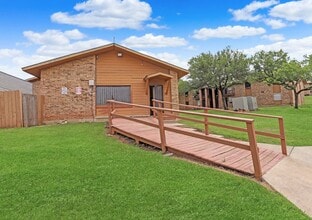 Sierra Nevada in Dallas, TX - Foto de edificio - Building Photo