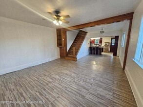 423 E Lackawanna Ave in Olyphant, PA - Foto de edificio - Building Photo