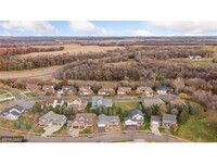 2105 Rushmore Dr in River Falls, WI - Foto de edificio - Building Photo