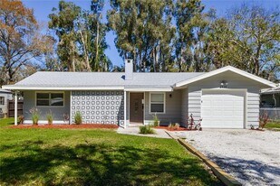 2839 Hope St in Sarasota, FL - Building Photo