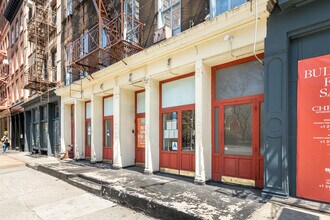 317-319 Greenwich St in New York, NY - Building Photo - Building Photo