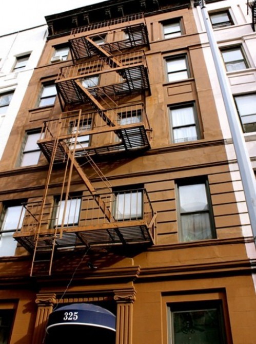 325 E 83rd Street in New York, NY - Building Photo