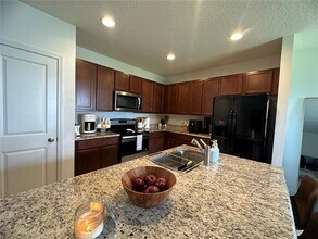 819 Fillmore Ct in Davenport, FL - Foto de edificio - Building Photo