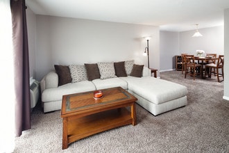 Rivers Edge in Waterbury, CT - Foto de edificio - Building Photo