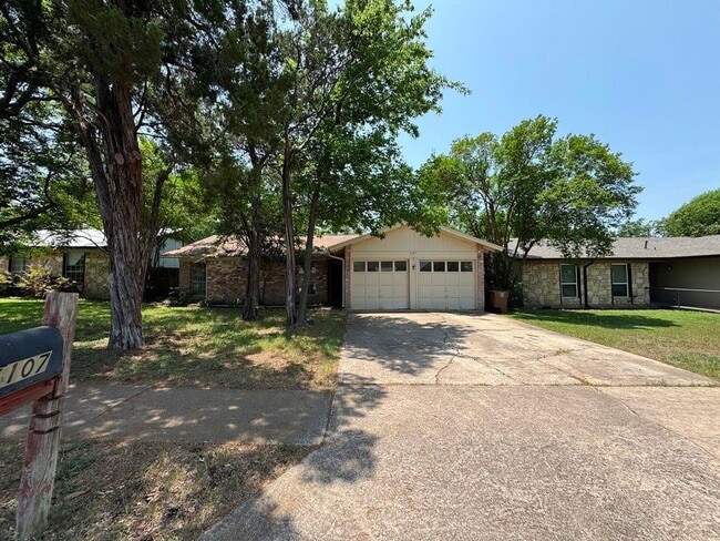 property at 1107 Spearson Ln